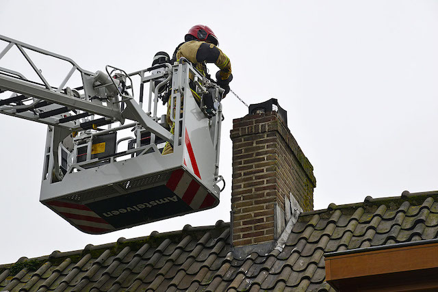 2020/31/20200131-14u07 GB 004 Brand woning Nieuwemeerdijk.jpg